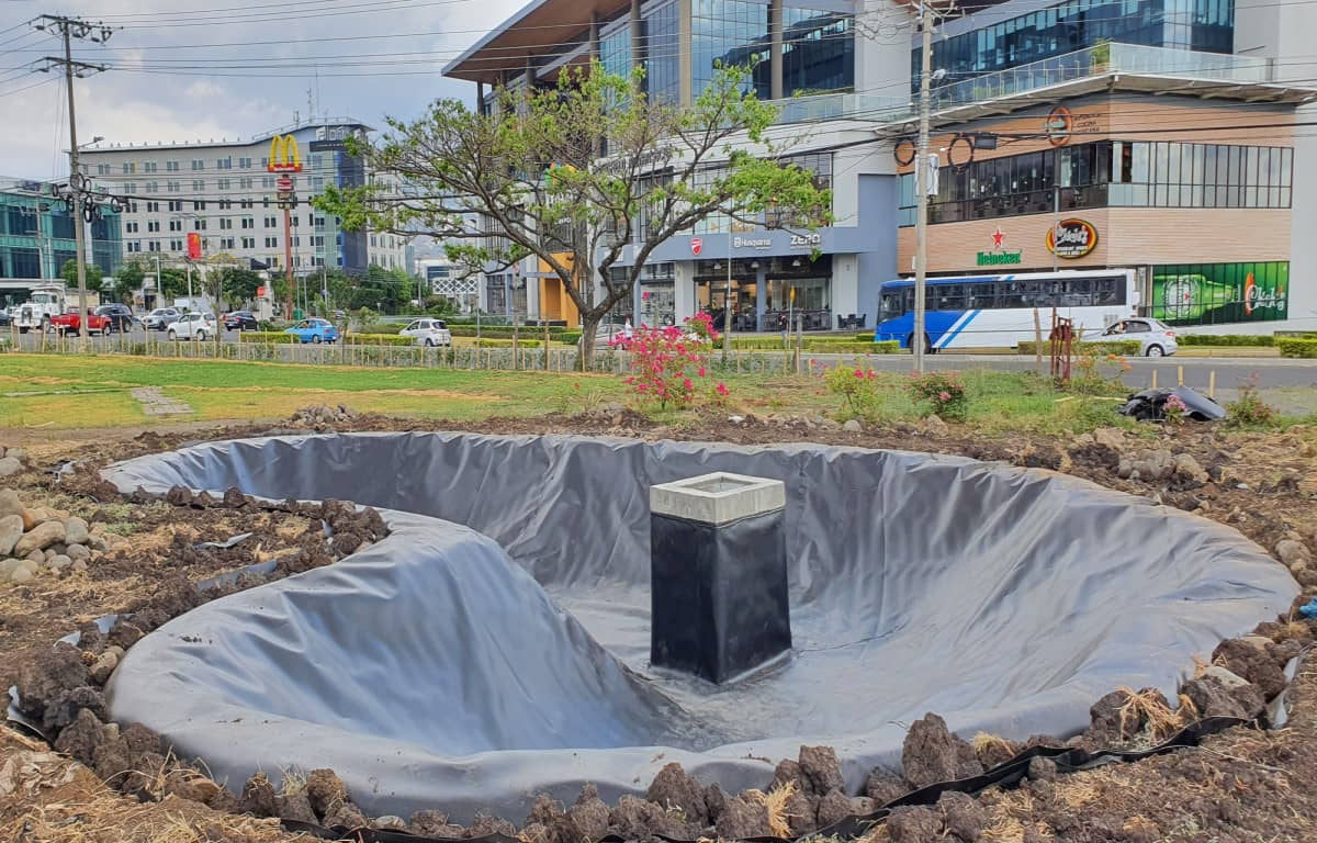 Impermeabilización de laguna decorativa